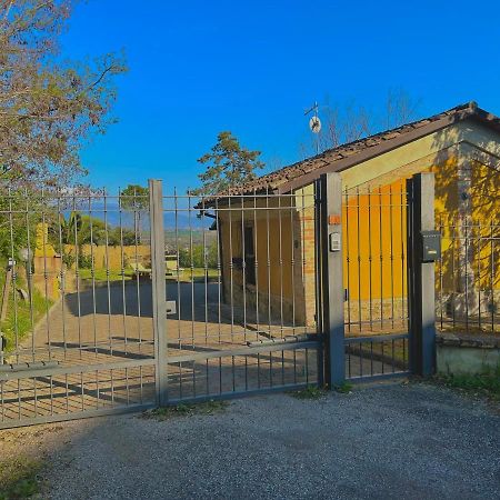 Casolare Del Maestrale - M&M Holiday House Perugia Luaran gambar