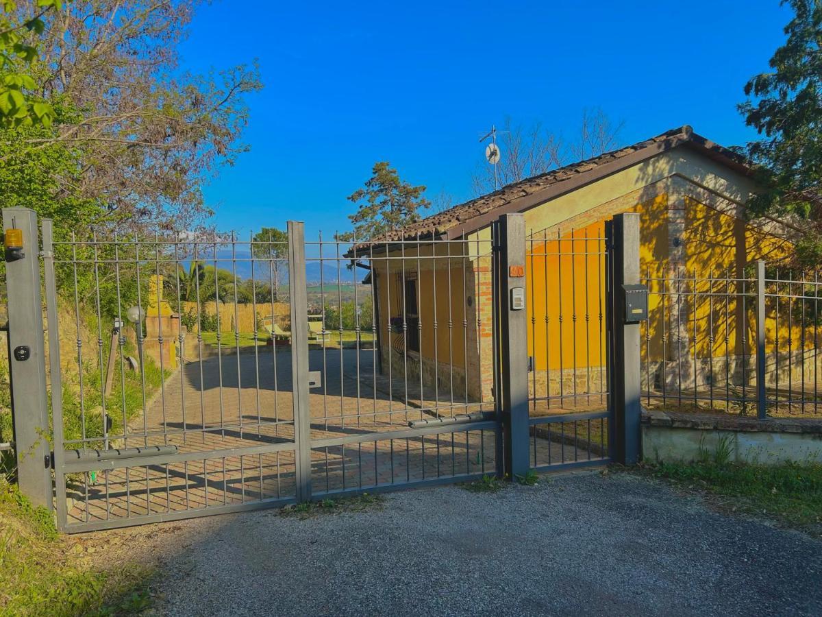 Casolare Del Maestrale - M&M Holiday House Perugia Luaran gambar
